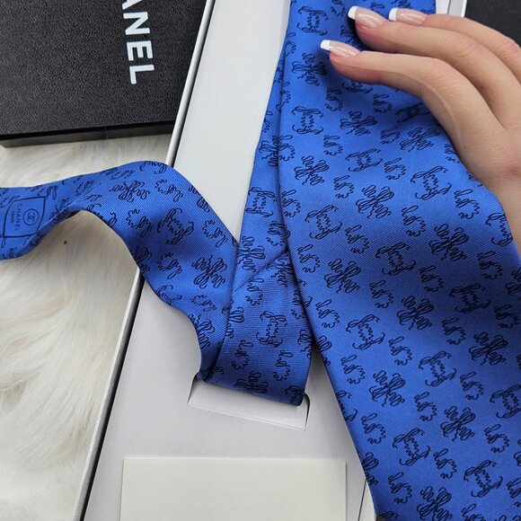 Chanel Blue Necktie 💯% SILK - Picture 7 of 10